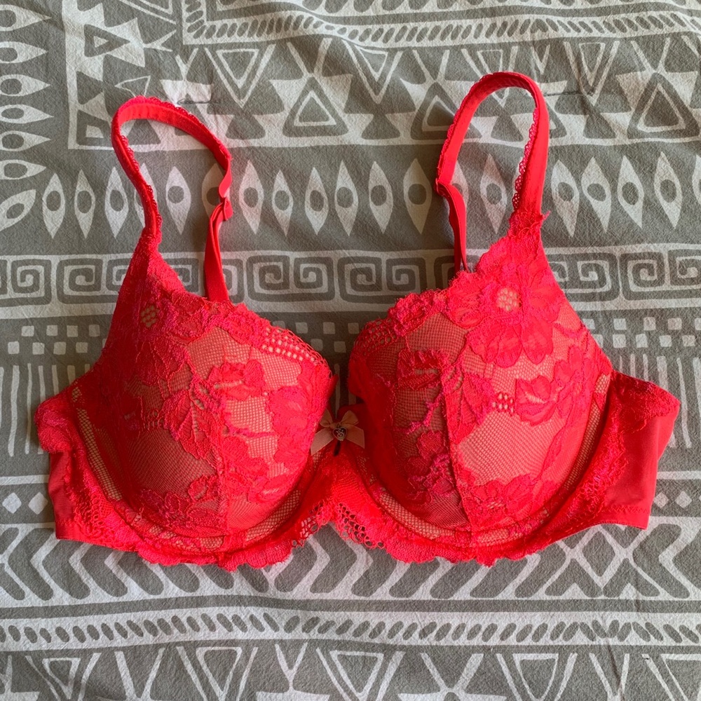 Red lace Victoria’s Secret bra